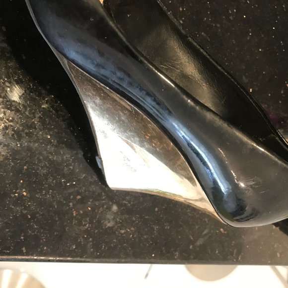 FRANCO SARTO CLASSIC BLACK AND GOLD WEDGE - Picture 7 of 15